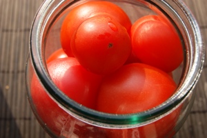 Einfaches Rezept für Tomaten im eigenen Saft