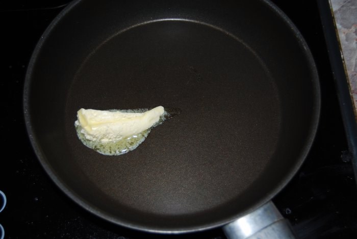 Butter in einer Pfanne