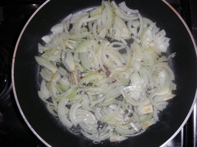 Zwiebel hacken