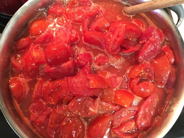 Ketchup mit eigenen Händen aus Tomaten: Schritt-für-Schritt-Rezepte für die Ernte für den Winter