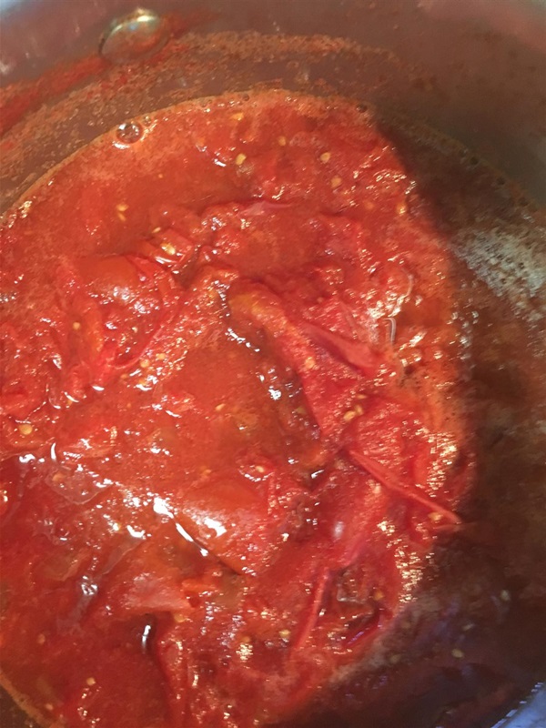 Ketchup mit eigenen Händen aus Tomaten: Schritt-für-Schritt-Rezepte für die Ernte für den Winter