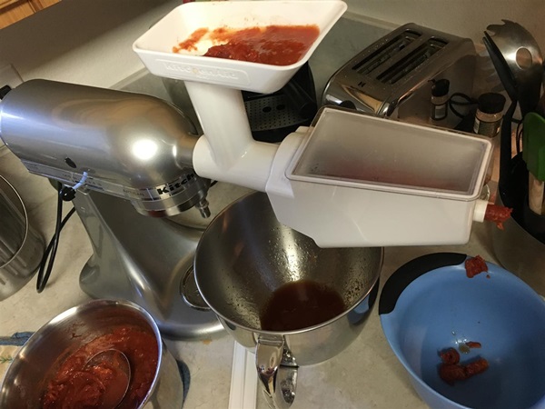 Ketchup mit eigenen Händen aus Tomaten: Schritt-für-Schritt-Rezepte für die Ernte für den Winter