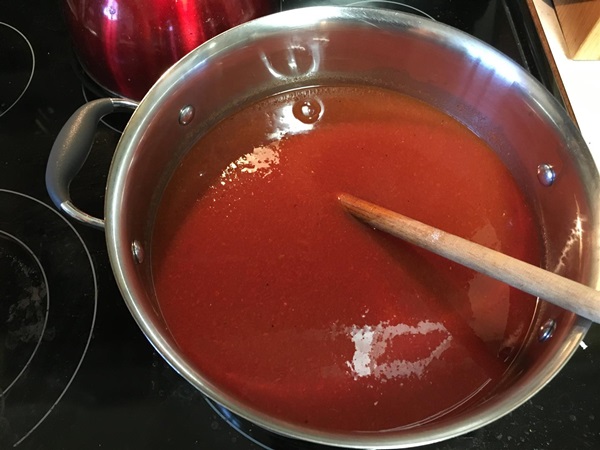 Ketchup mit eigenen Händen aus Tomaten: Schritt-für-Schritt-Rezepte für die Ernte für den Winter
