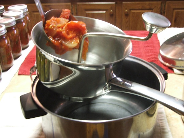 Ketchup mit eigenen Händen aus Tomaten: Schritt-für-Schritt-Rezepte für die Ernte für den Winter