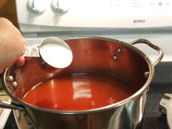 Ketchup mit eigenen Händen aus Tomaten: Schritt-für-Schritt-Rezepte für die Ernte für den Winter