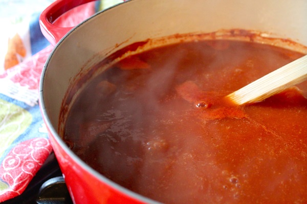 Ketchup mit eigenen Händen aus Tomaten: Schritt-für-Schritt-Rezepte für die Ernte für den Winter