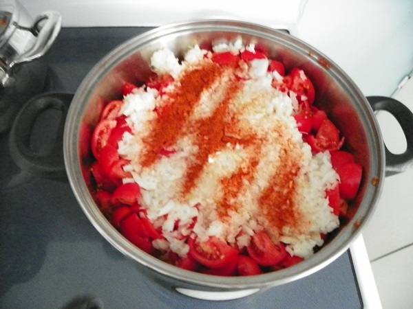 Ketchup mit eigenen Händen aus Tomaten: Schritt-für-Schritt-Rezepte für die Ernte für den Winter