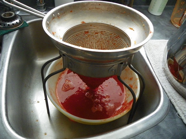 Ketchup mit eigenen Händen aus Tomaten: Schritt-für-Schritt-Rezepte für die Ernte für den Winter
