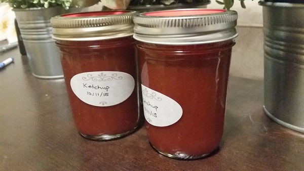 Ketchup mit eigenen Händen aus Tomaten: Schritt-für-Schritt-Rezepte für die Ernte für den Winter