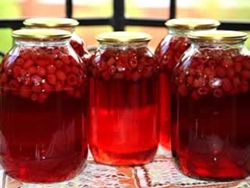 Kompott von Himbeeren für den Winter