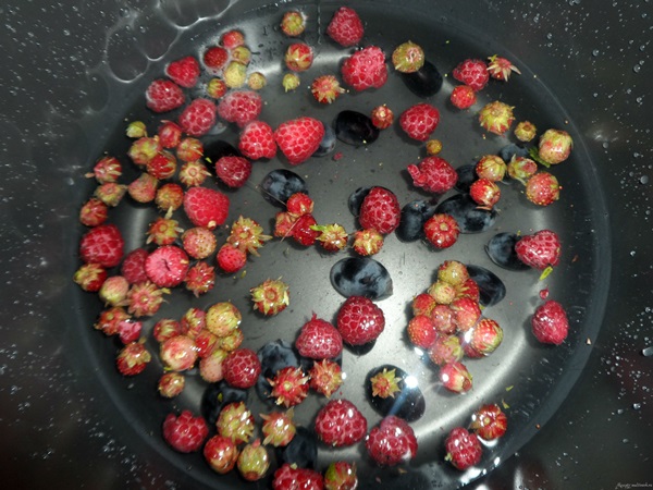 Köstliches Kompott von Himbeeren für den Winter