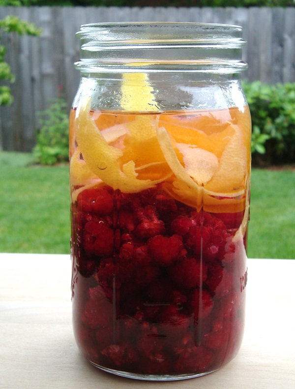 Köstliches Kompott von Himbeeren für den Winter