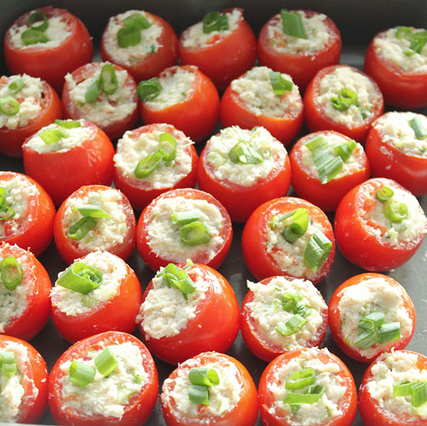 Menü für das Neujahr 2017 Hahn für Erwachsene und Kinder - was soll es interessant und festlich sein? Beste Gerichte für Neujahrs-Hahn, Rezepte mit Foto