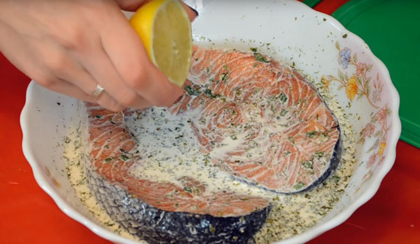 Menü für das Neujahr 2017 Hahn für Erwachsene und Kinder - was soll es interessant und festlich sein? Beste Gerichte für Neujahrs-Hahn, Rezepte mit Foto