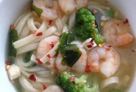 Misosuppe mit Garnelen
