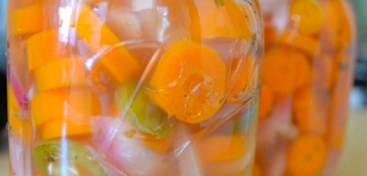 Karotten für den Winter in Dosen - auf Koreanisch, Lecho, Salat, Dressing - sehr leckere Rezepte mit Zwiebeln, Rüben, Pfeffer. Wie man Karotten für den Winter zu Hause hält