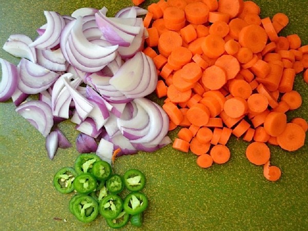 Karotten für den Winter in Dosen - auf Koreanisch, Lecho, Salat, Dressing - sehr leckere Rezepte mit Zwiebeln, Rüben, Pfeffer. Wie man Karotten für den Winter zu Hause hält