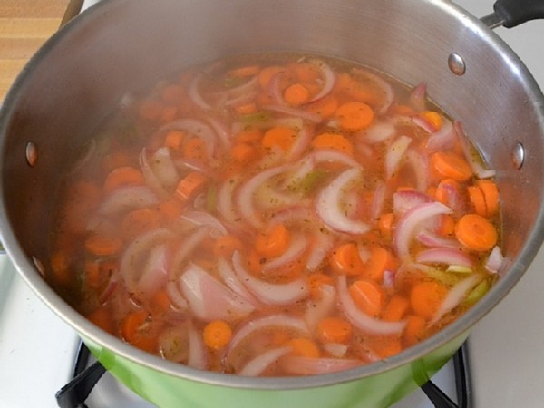 Karotten für den Winter in Dosen - auf Koreanisch, Lecho, Salat, Dressing - sehr leckere Rezepte mit Zwiebeln, Rüben, Pfeffer. Wie man Karotten für den Winter zu Hause hält