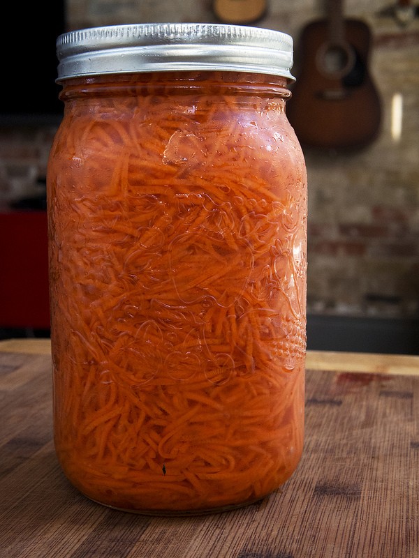 Karotten für den Winter in Dosen - auf Koreanisch, Lecho, Salat, Dressing - sehr leckere Rezepte mit Zwiebeln, Rüben, Pfeffer. Wie man Karotten für den Winter zu Hause hält