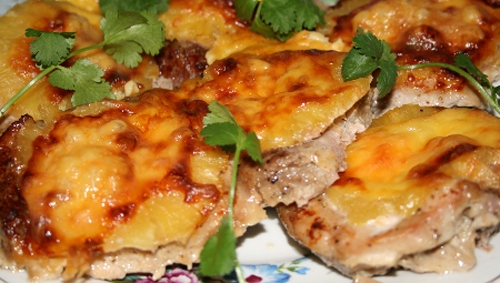 Fleisch und Ananas