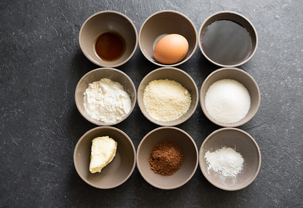 Ein ungewöhnliches Rezept für eine Frühlingsweintorte