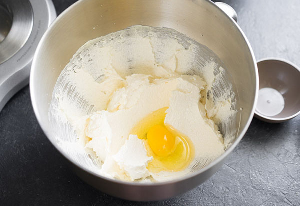 Ein ungewöhnliches Rezept für eine Frühlingsweintorte