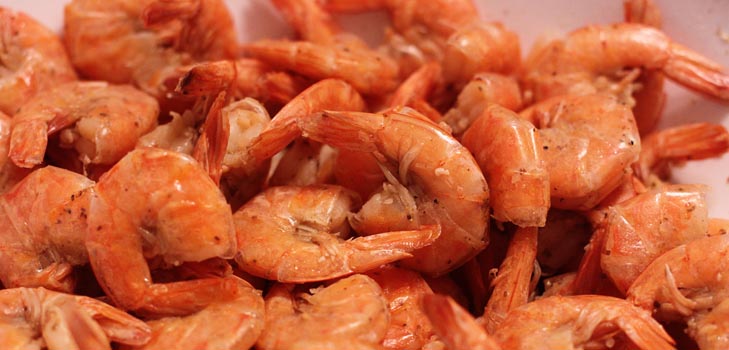 Silvester-Gerichte aus Garnelen: ein Rezept mit einem Foto für das neue Jahr 2015