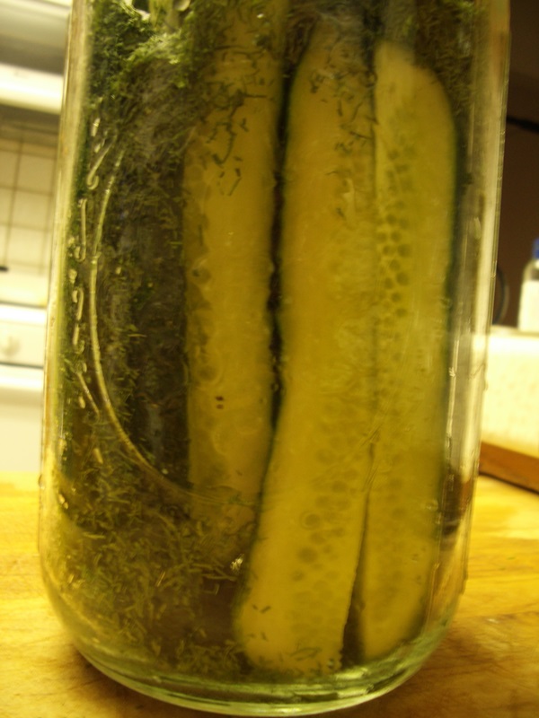 Tasty Gurken mit Knoblauch für den Winter