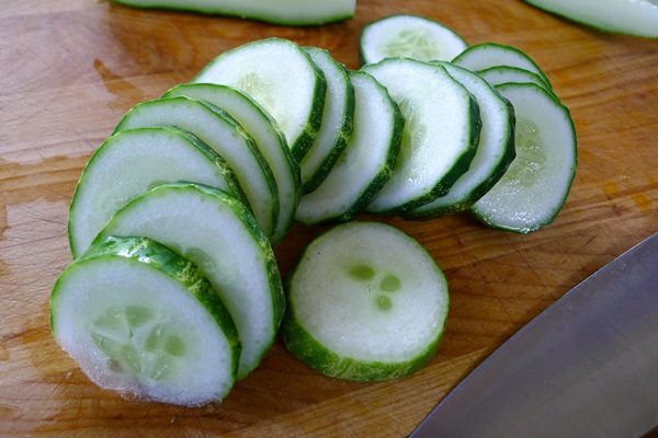 Tasty Gurken mit Knoblauch für den Winter