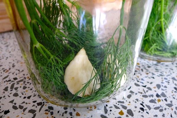 Tasty Gurken mit Knoblauch für den Winter