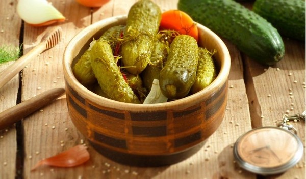 Gurken mit Senf für den Winter in Dosen, Rezepte mit Foto