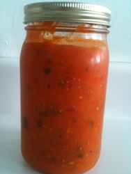 Gurken in Tomaten für den Winter - Foto-Rezept