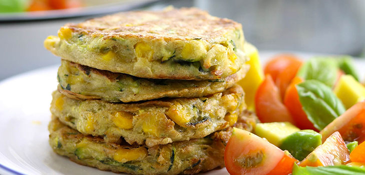 Leckere Pfannkuchen aus Zucchini auf schnelle Rezepte