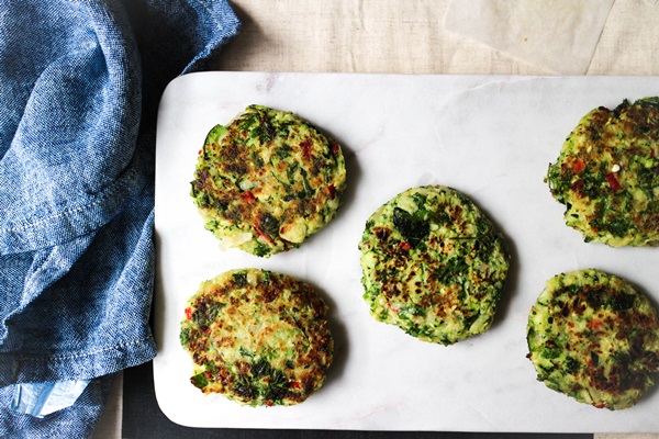 Leckere Pfannkuchen aus Zucchini auf schnelle Rezepte