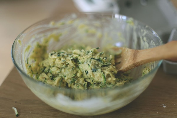 Leckere Pfannkuchen aus Zucchini auf schnelle Rezepte
