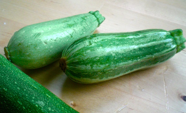 Leckere Pfannkuchen aus Zucchini auf schnelle Rezepte