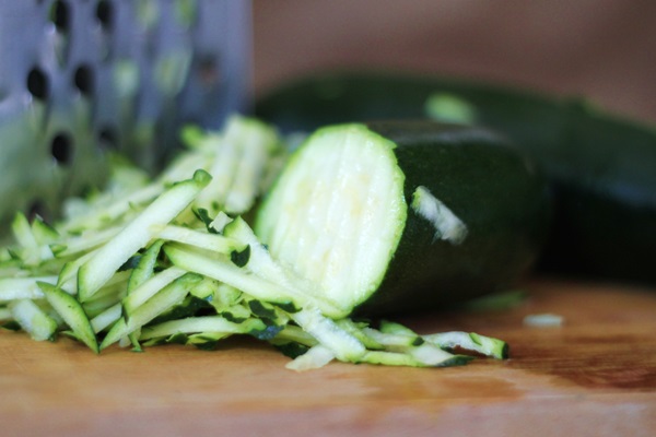 Leckere Pfannkuchen aus Zucchini auf schnelle Rezepte