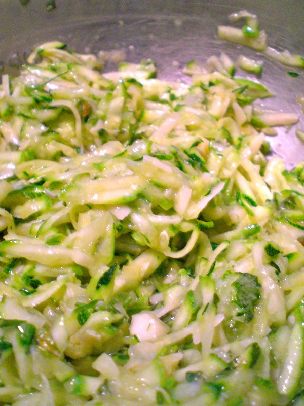 Leckere Pfannkuchen aus Zucchini auf schnelle Rezepte