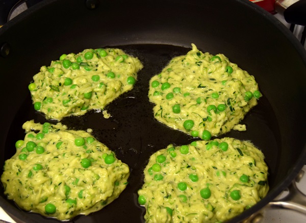 Leckere Pfannkuchen aus Zucchini auf schnelle Rezepte
