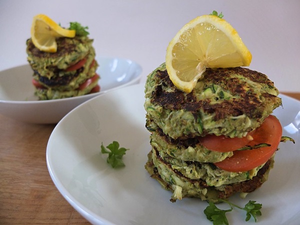 Leckere Pfannkuchen aus Zucchini auf schnelle Rezepte