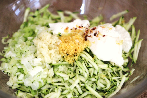 Leckere Pfannkuchen aus Zucchini auf schnelle Rezepte