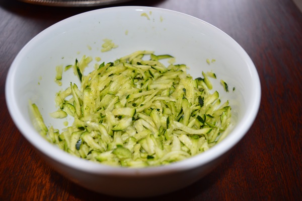 Leckere Pfannkuchen aus Zucchini auf schnelle Rezepte