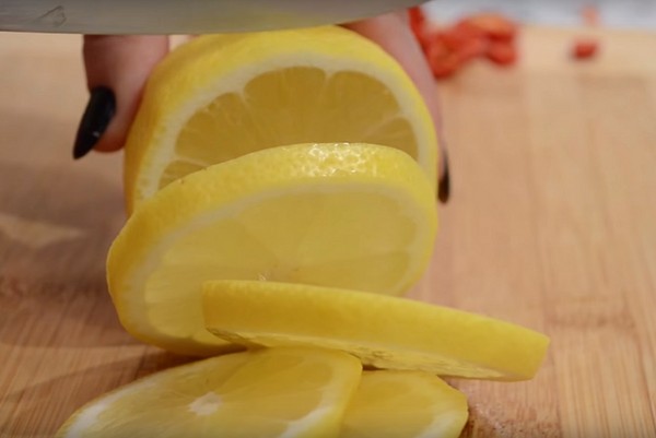 Patissons für den Winter, leckere Rezepte von Rohlingen "Finger lecken" in Gläsern - eingelegt, gesalzen, ohne Sterilisation