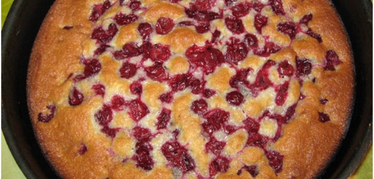 Kuchen mit Kirschen