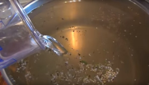 Tomaten mit Knoblauch für den Winter, Rezepte. Tomatenernte mit Knoblauch für den Winter: ein Rezept für schnelles Kochen, ohne Sterilisation, gesalzen ohne zu baden