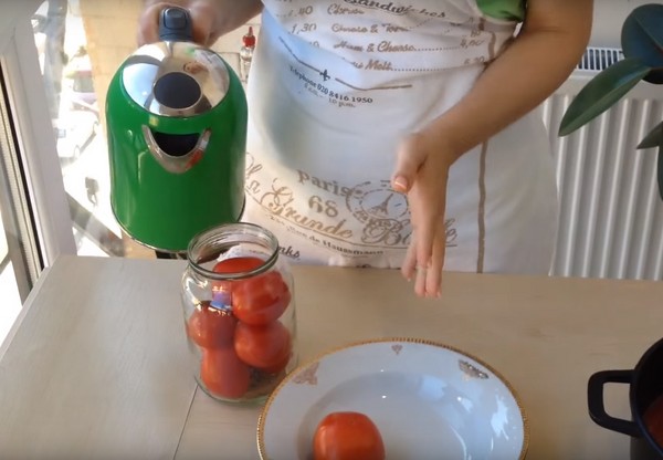 Tomaten im eigenen Saft für den Winter, Rezepte mit Fotos