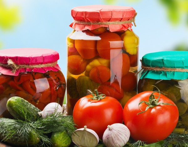 Tomaten in Gelatine für den Winter - Rezepte mit Zwiebeln, ohne Sterilisation. Geerntete Tomaten in Gelatine für den Winter geerntet