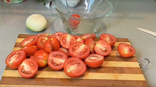 Tomaten in Gelatine für den Winter - Rezepte mit Zwiebeln, ohne Sterilisation. Geerntete Tomaten in Gelatine für den Winter geerntet