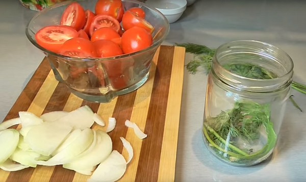 Tomaten in Gelatine für den Winter - Rezepte mit Zwiebeln, ohne Sterilisation. Geerntete Tomaten in Gelatine für den Winter geerntet