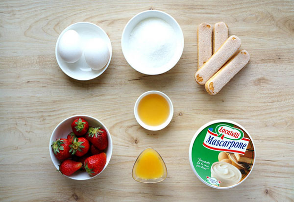 Urlaubsrezept für Erdbeertiramisu für schöne Damen